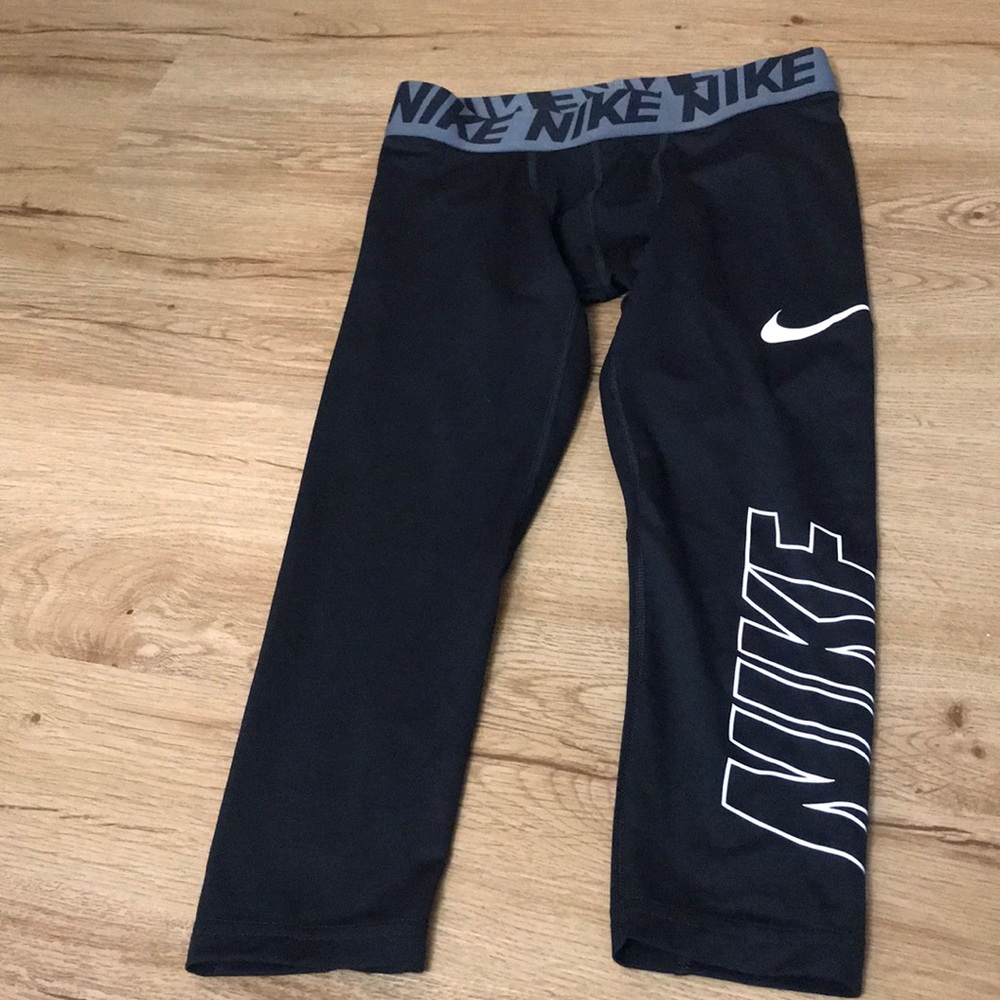 Nike leggings size medium boys